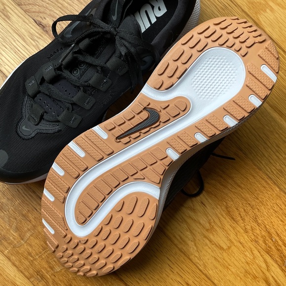 Nike React Escape Run Running Shoe Women’s 6 NEW! - Picture 9 of 15